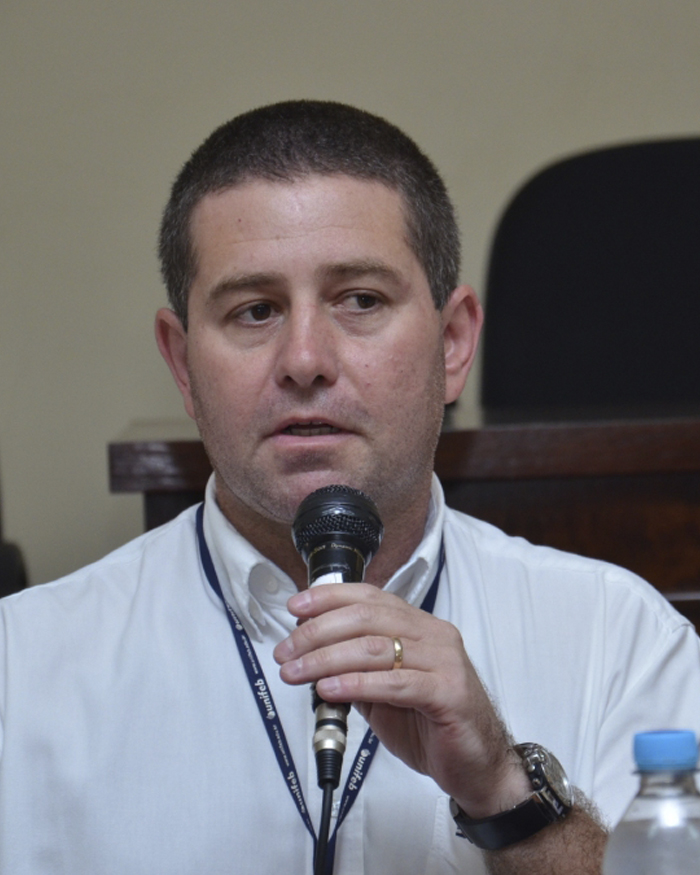 Prof. Dr. Fabiano de Sant’Ana dos Santos